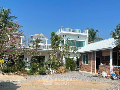 4-BR House in Sam Roi Yot (ID 1355256)