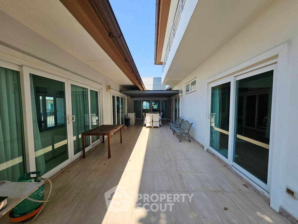 รูป บ้าน 4-ห้องนอน ที่ ซีบรีซ วิลล่า พัทยา ใน บางละมุง (ID 2292592) - รูปที่ 3/17