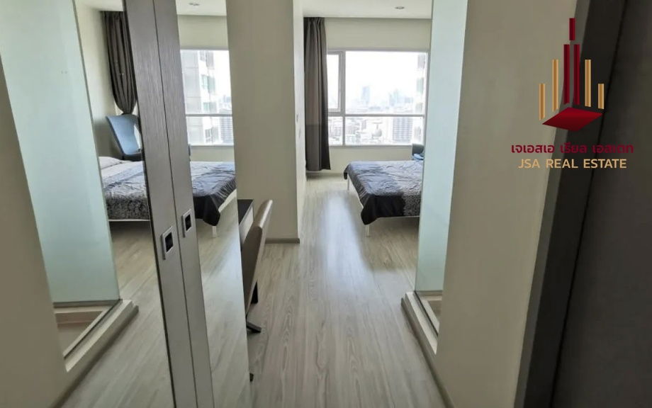picture ✨ For Sale: Life Ratchadapisek Condo ✨  💰 Only 5,300,000 THB - 4/7