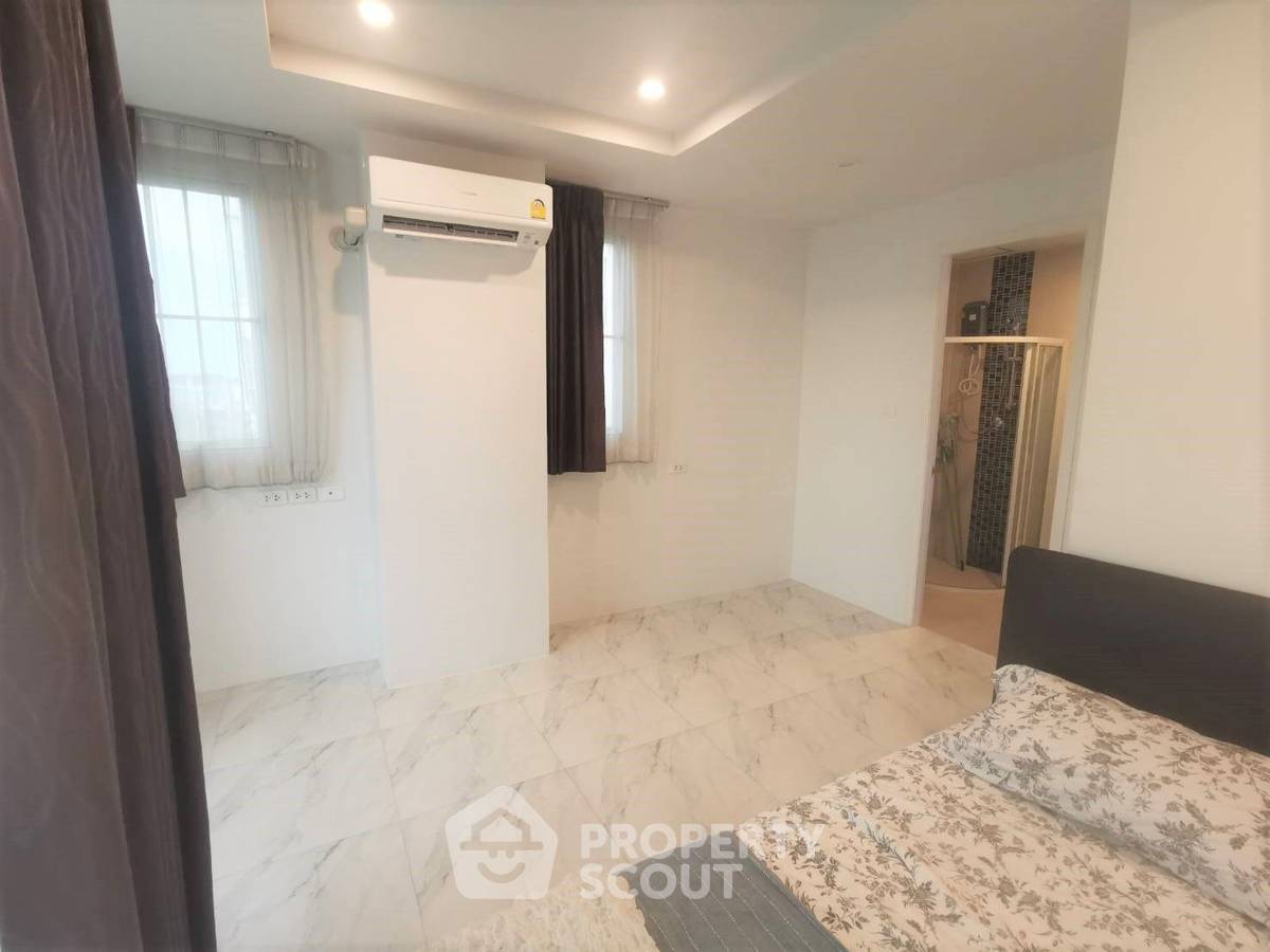 picture 2-BR Condo at Happy Condo Ladprao 101 in Khlong Chaokhun Sing (ID 1410339) - 9/10