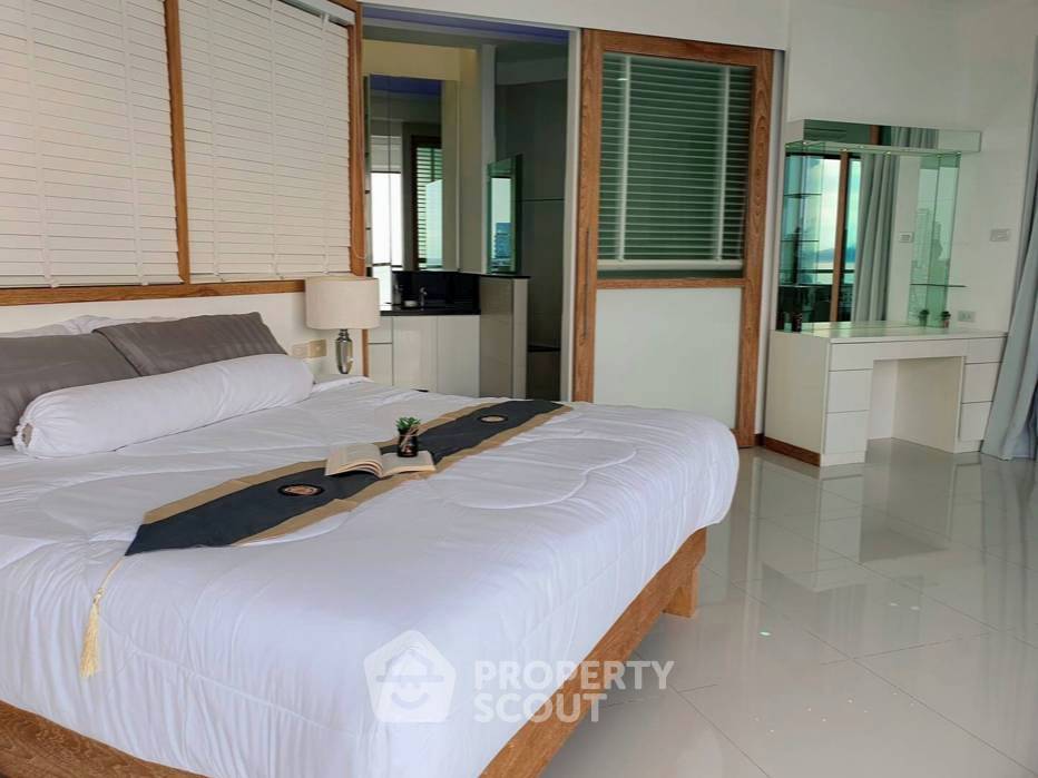 picture 3-BR Condo at ThepThip Mansion close to Phratamnak (ID 2169238) - 12/19