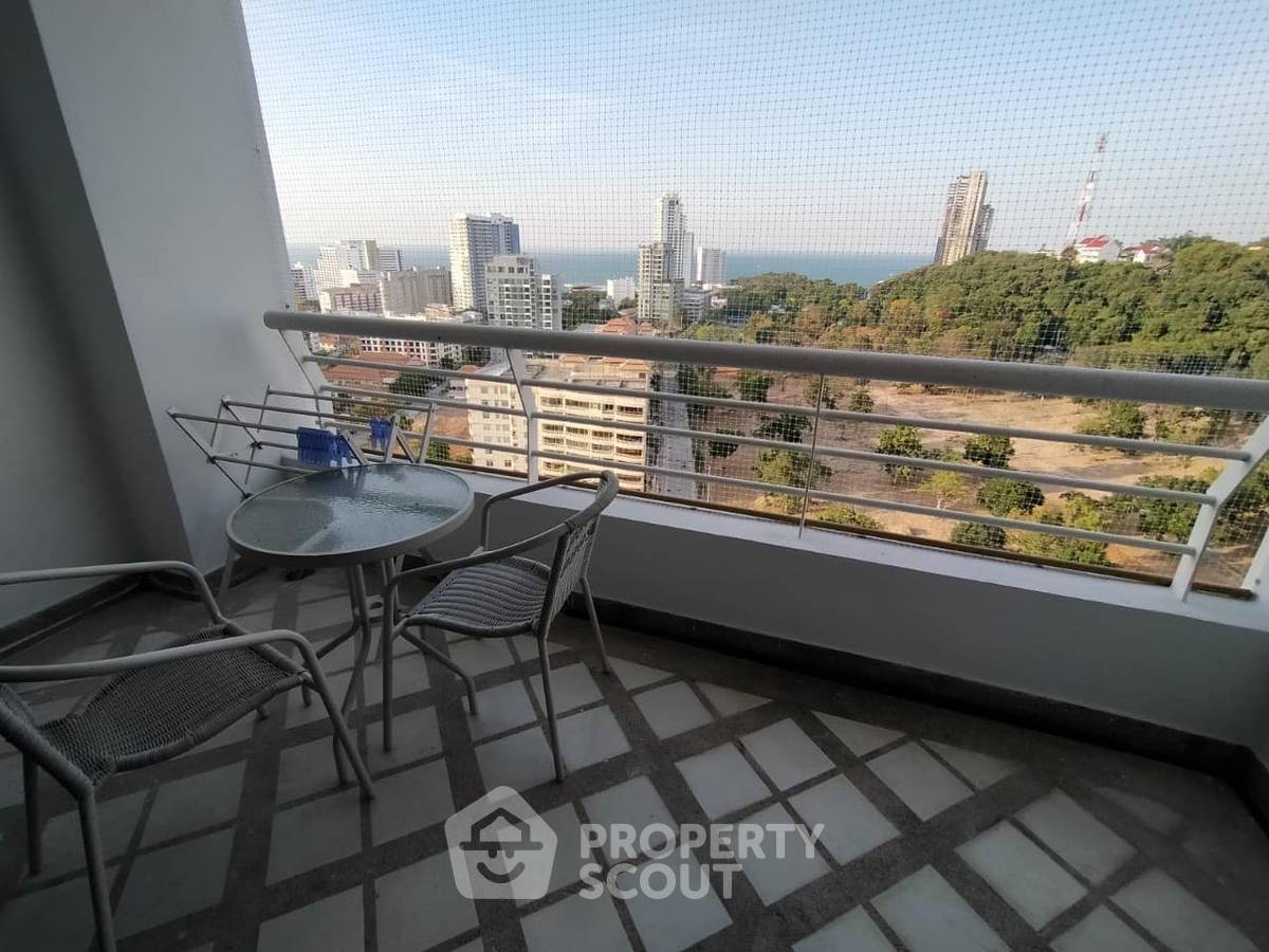 picture Studio Condo at Pattaya Hill Resort Pratumnak close to Phratamnak (ID 1065809) - 4/17