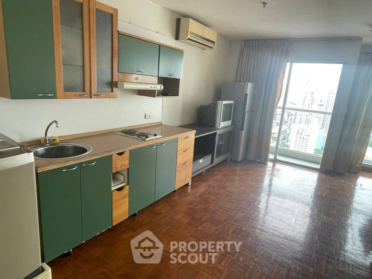 รูป คอนโด สตูดิโอ ที่ สีลม สวีท คอนโดมิเนียม ใกล้ BTS ช่องนนทรี (ID 939451) - รูปที่ 2/8