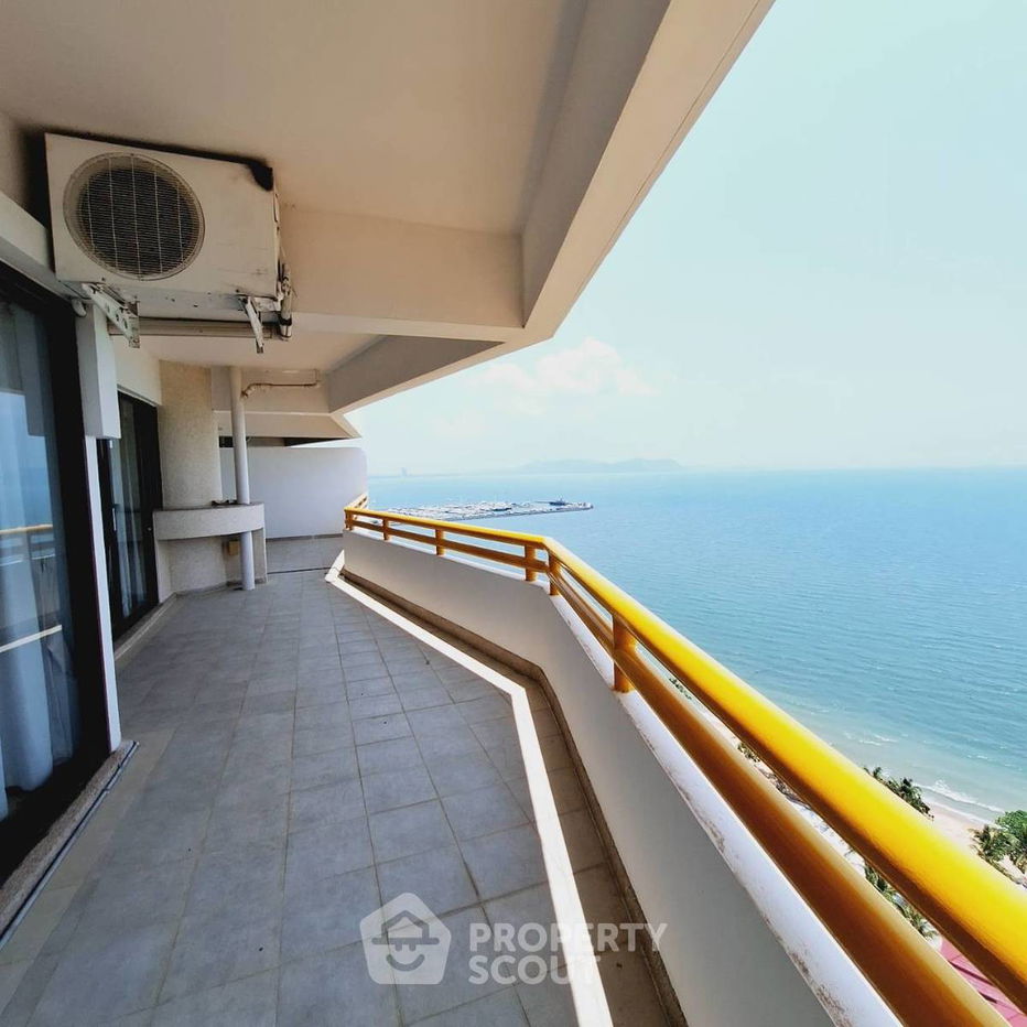 picture 3-BR Condo at Sunshine Beach Condotel close to Pattaya (ID 2070662) - 13/19