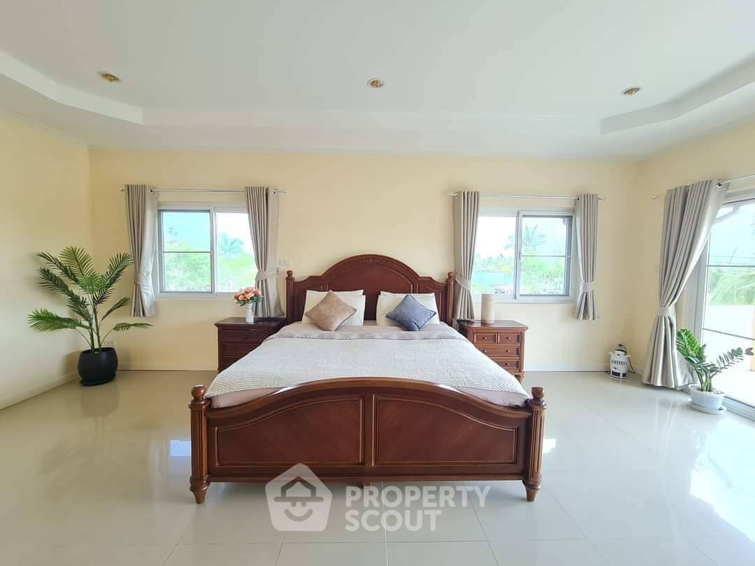 picture 4-BR Villa close to Nongnooch Garden Pattaya (ID 2137162) - 11/14