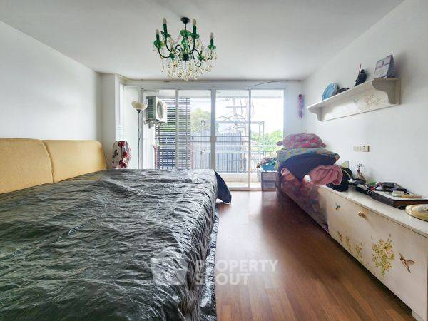 picture 2-BR Condo at Baan Samsen Condominium near MRT Bang O (ID 2129509) - 8/15