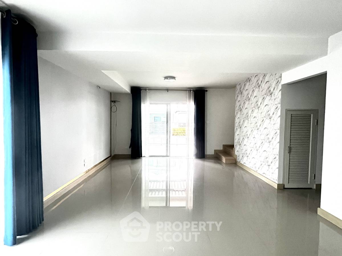 picture 3-BR House at Life Home Baan Bueng in Ban Bueng (ID 2231375) - 2/9