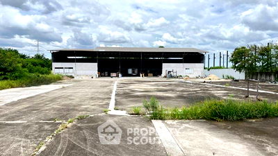 Land for sale Ban Bueng District Office  : 8,748 m² Land for Sale in Nong Chak (ID 2082046)