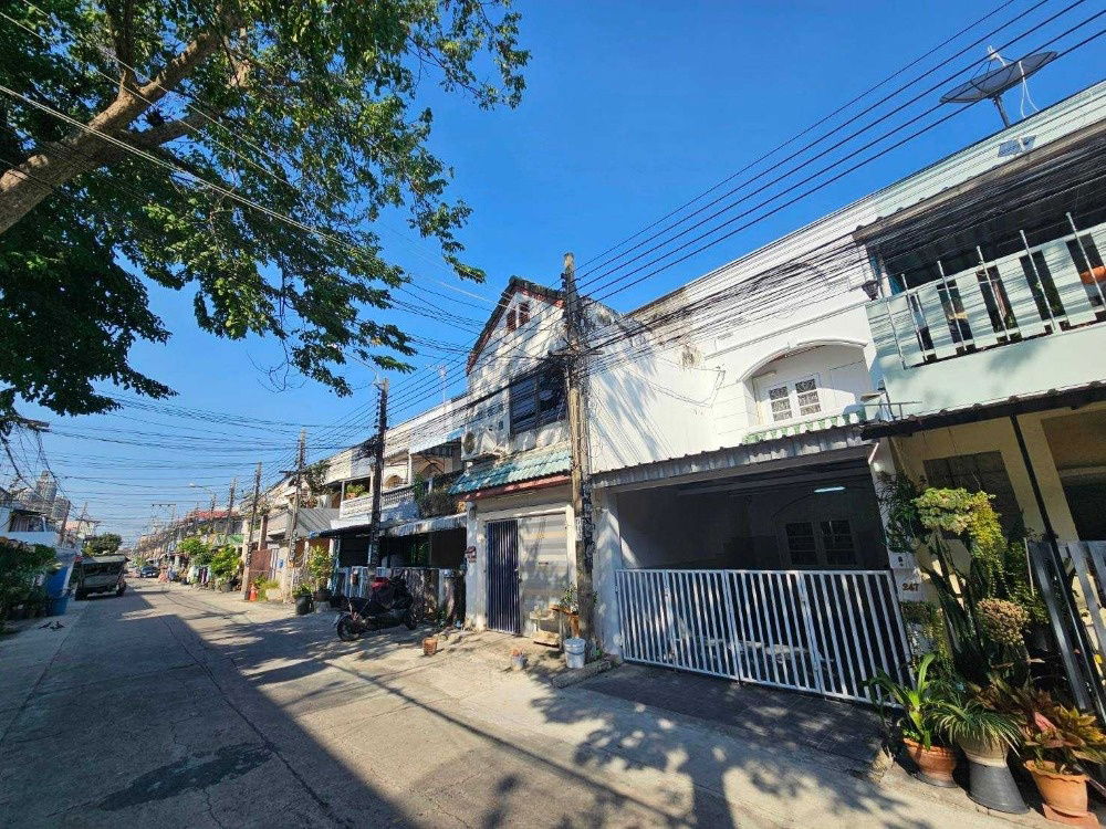 picture S484 [For Sale] 2-storey townhouse, Preecha Village 8 🚆 MRT SAT Station / Hua Mak 💰 Price only 2.49 million baht. - 3/20