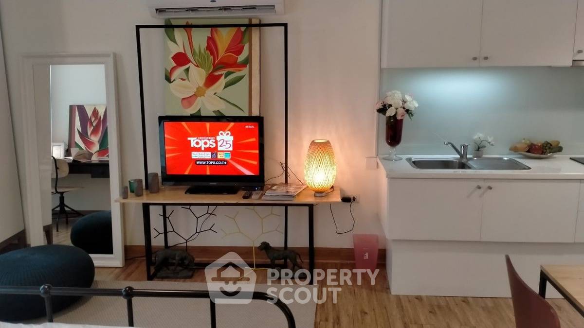 picture 1-BR Condo at J.W. Boulevard Srivara Condominium in Phlapphla (ID 2292564) - 9/19