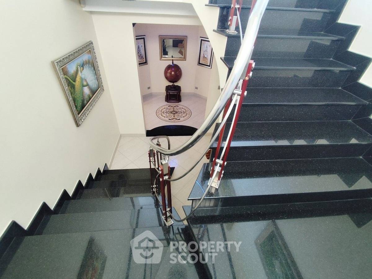 picture 4-BR Villa at Jomtien Yacht Club 3 close to Pattaya (ID 1972892) - 12/40