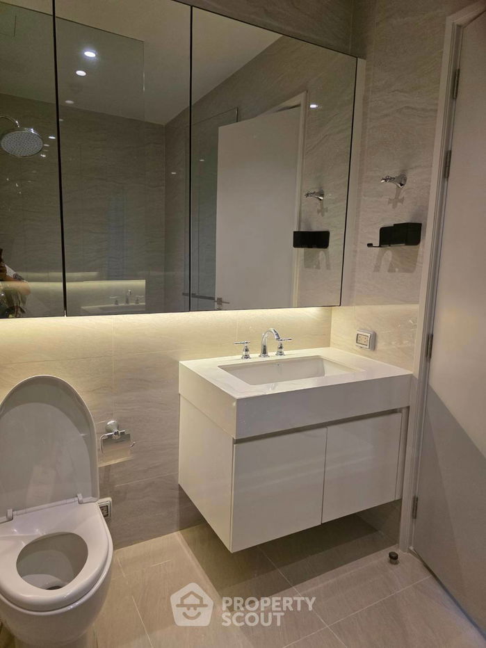 picture 1-BR Condo at Muniq Langsuan near BTS Ratchadamri (ID 2294162) - 8/12