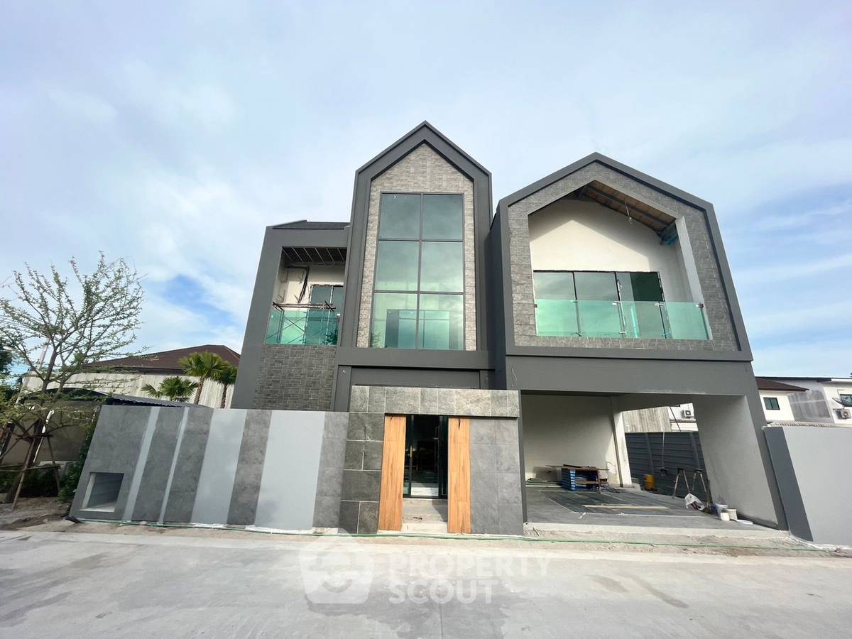picture 4-BR Villa at Madcha Le Villa (Baan Mae 6) close to Pattaya (ID 1268957) - 4/19