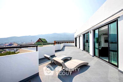 Condos for sale 700 Year Sports Arena Chiang Mai : 3-BR Condo at J.C. Hill Place Condominium in Chang Phueak (ID 2118814)