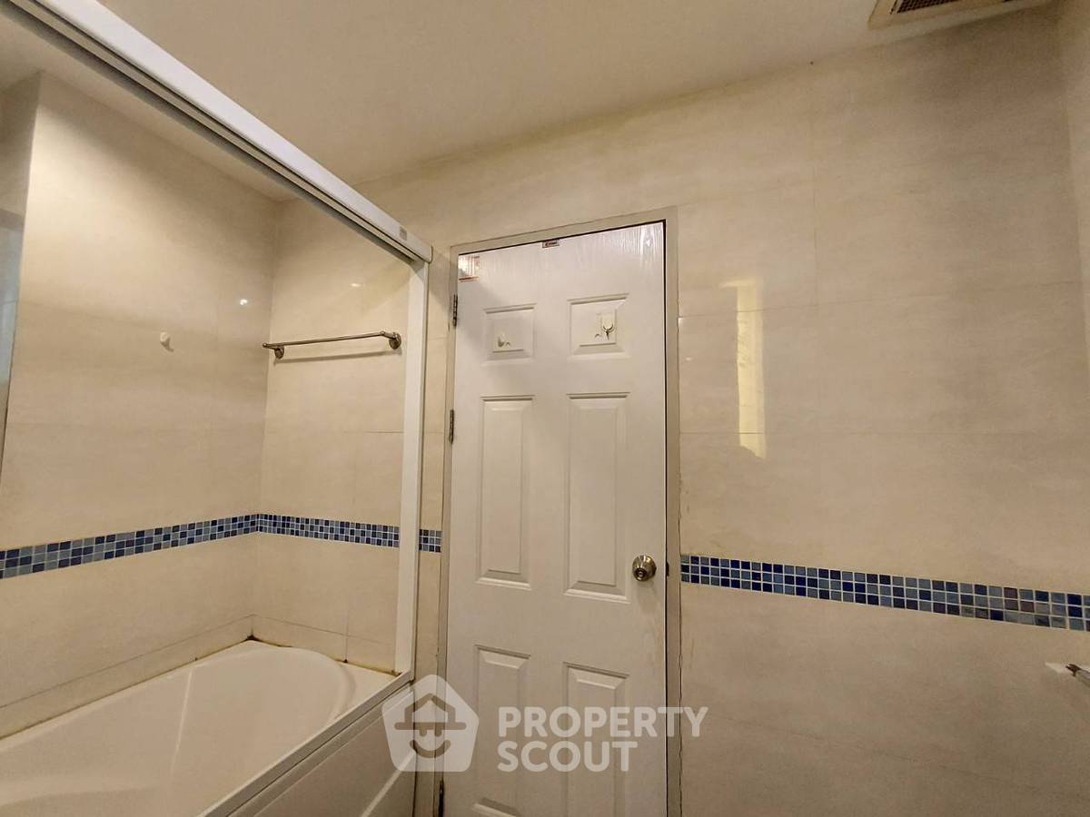 picture 1-BR Condo at Life @ Ratchada-Huaikwang near MRT Sutthisan (ID 891492) - 11/19