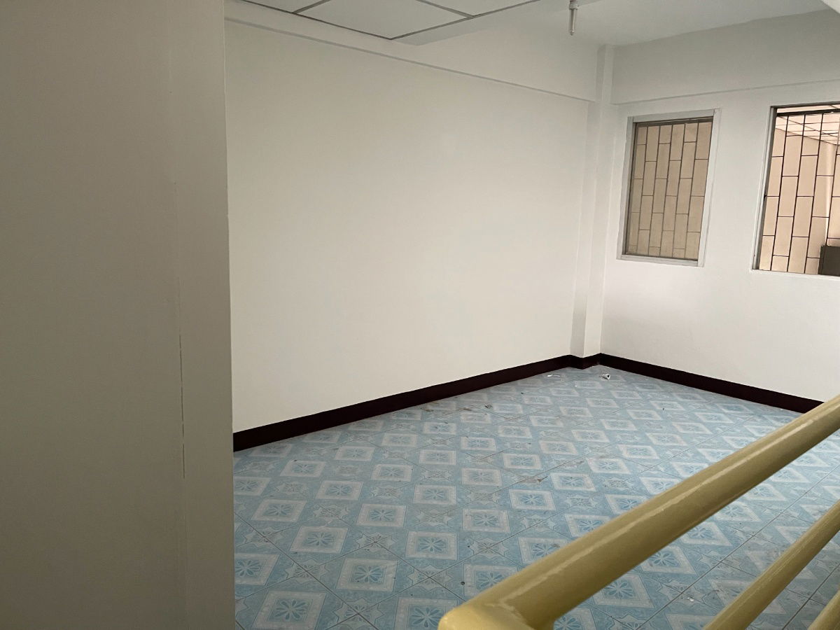 picture 3 and a half story building for rent (mezzanine can be used as an office) to support industrial machinery - 3/6