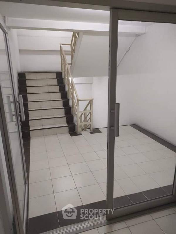 picture 2-BR Condo at Grand Park Town Condominium in Wang Thonglang (ID 739749) - 17/26