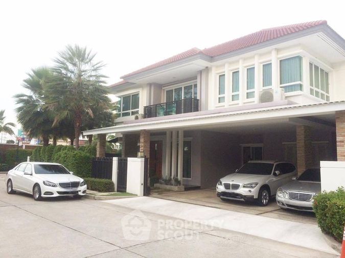 บ้าน 5-ห้องนอน ที่ แกรนด์ บางกอก บูเลอวาร์ด รามอินทรา - เสรีไทย ใน คันนายาว (ID 2150183)