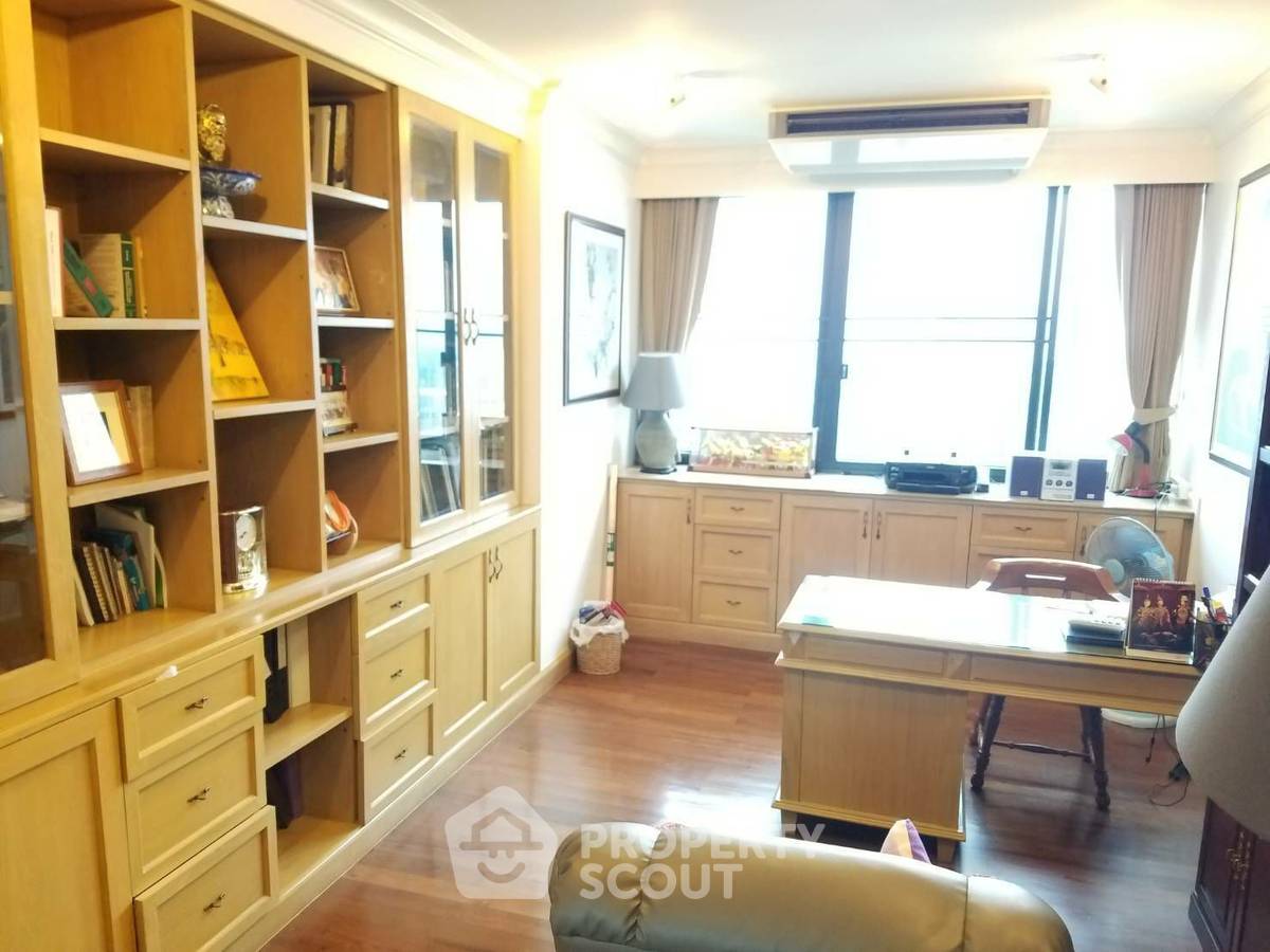 picture 3-BR Condo at Royal River Place in Bang Phong Phang (ID 1073938) - 3/13