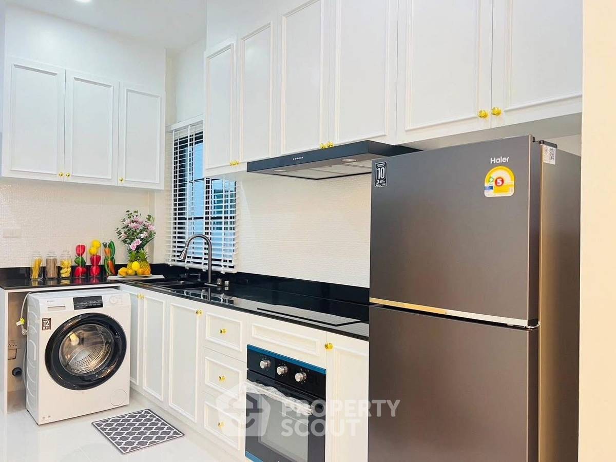 picture 3-BR House at T.W. Garden Hill close to Pattaya (ID 2097334) - 12/23