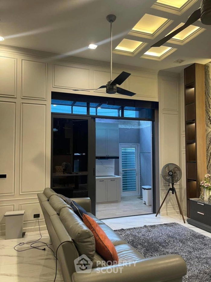 picture 3-BR Townhouse near BTS Ha Yaek Lat Phrao (ID 1963062) - 11/27