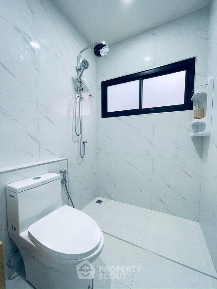 picture 3-BR House close to Pattaya (ID 2065993) - 40/48