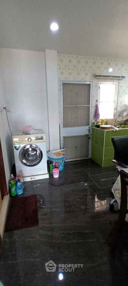 picture 3-BR Condo at Vela De Condo UTCC-Vipawadee 2 near MRT Huai Khwang (ID 2150366) - 8/10
