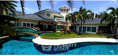 Houses for sale Pattaya : 4-BR Villa at Jomtien Yacht Club 3 close to Pattaya (ID 1972892)