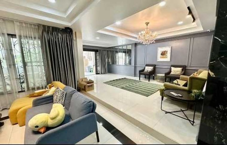 Townhouse for rent, Fonthong Niwet Village, 33 sq m, 2 floors, 5 bedrooms, 4 bathrooms, near BTS Phahon Yothin 59