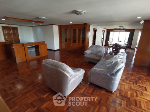คอนโด 3-ห้องนอน ที่ คอนโด รีเจนท์ ออน เดอะ พาร์ค 3 ใกล้ MRT เพชรบุรี (ID 567232)
