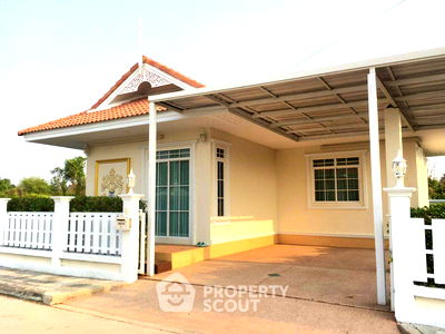 Condos for sale 700 Year Sports Arena Chiang Mai : 2-BR Condo at Panna Residence 3 In The CMU in Suthep (ID 2150295)