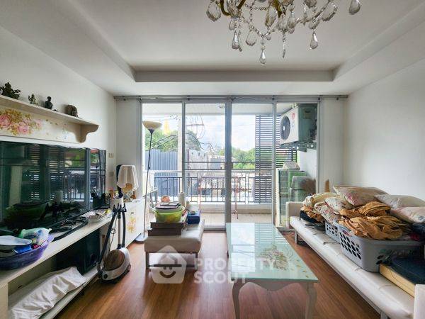 picture 2-BR Condo at Baan Samsen Condominium near MRT Bang O (ID 2129509) - 1/15