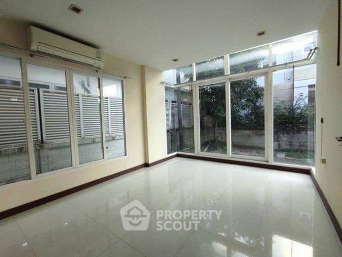 5-bed house for sale, 240 sqm, 65.6 sq wah, Casa Legend Ratchapruk-Pinklao