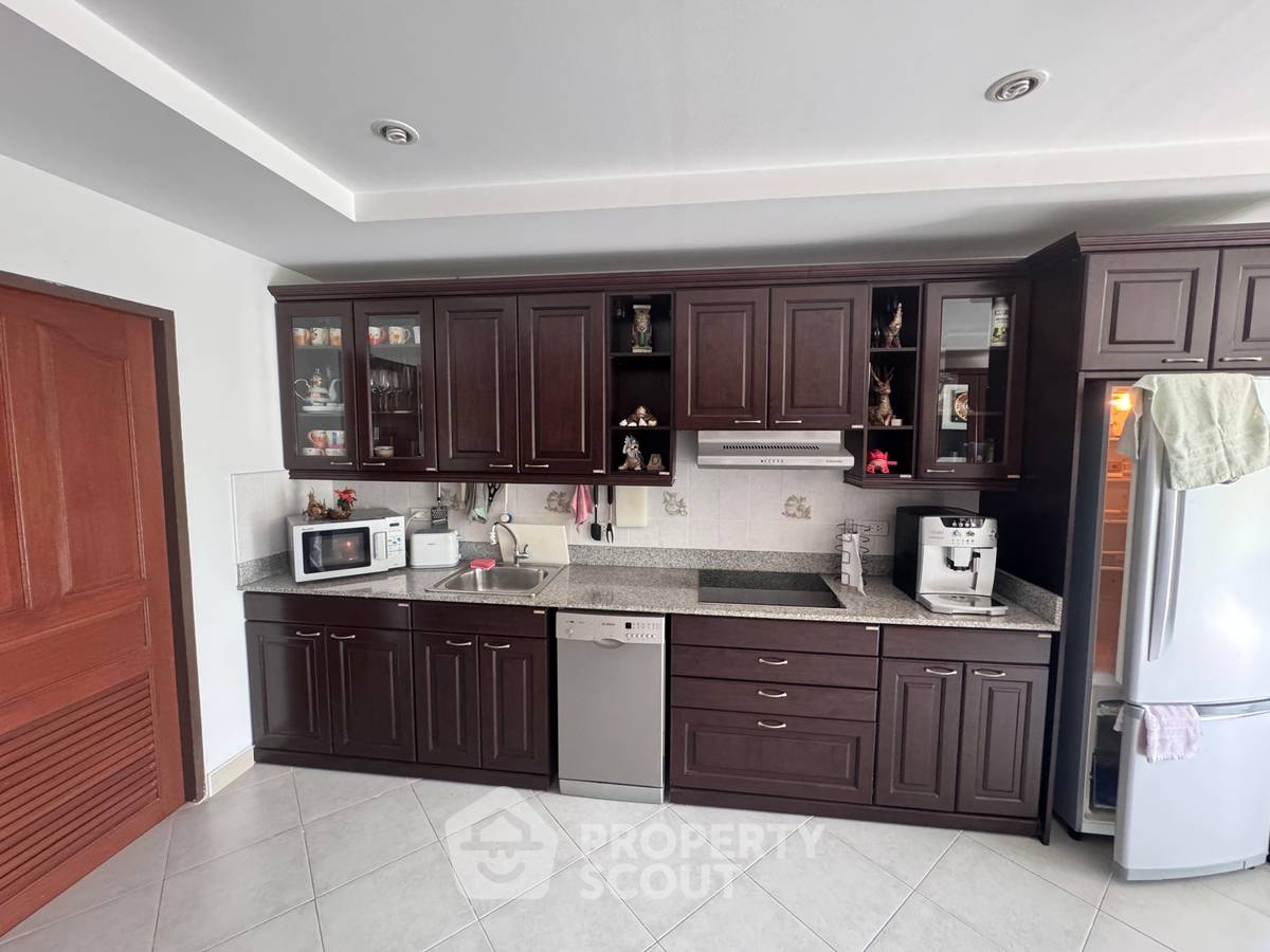 รูป คอนโด 3-ห้องนอน ที่ จอมเทียน บีช เมาท์เทน คอนโดมีเนียม ใกล้ เมืองพัทยา (ID 2025558) - รูปที่ 16/39
