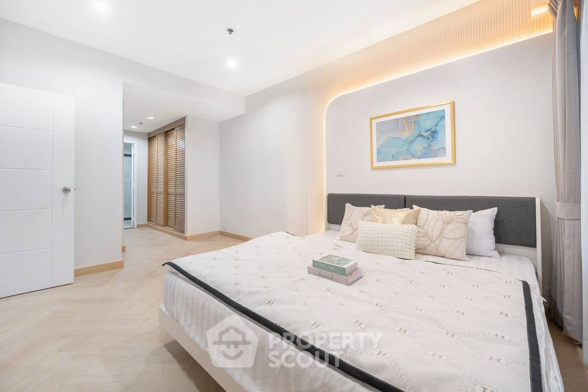 picture 2-BR Condo at Ban Chao Phraya Condo near MRT Hua Lamphong (ID 1835009) - 3/8