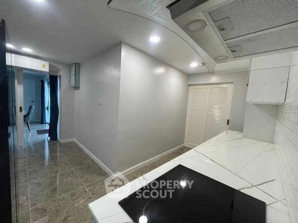 picture 3-BR Condo at Ruamjai Heights Condominium near ARL Makkasan (ID 2116132) - 21/28