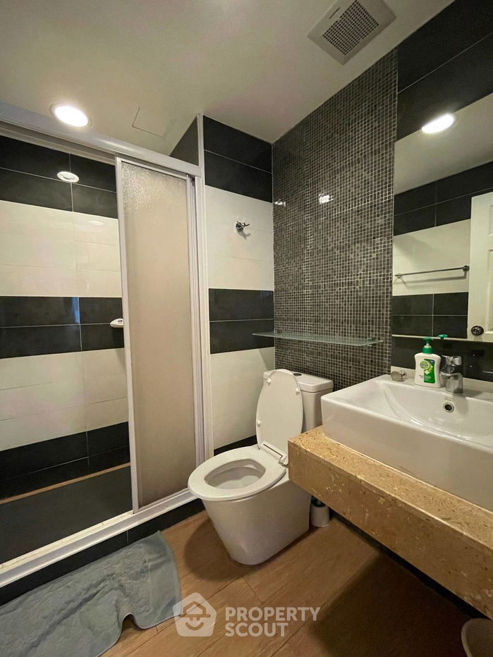 picture 3-BR Condo at Lumpini Suite Sukhumvit 41 near BTS Phrom Phong (ID 938204) - 3/12