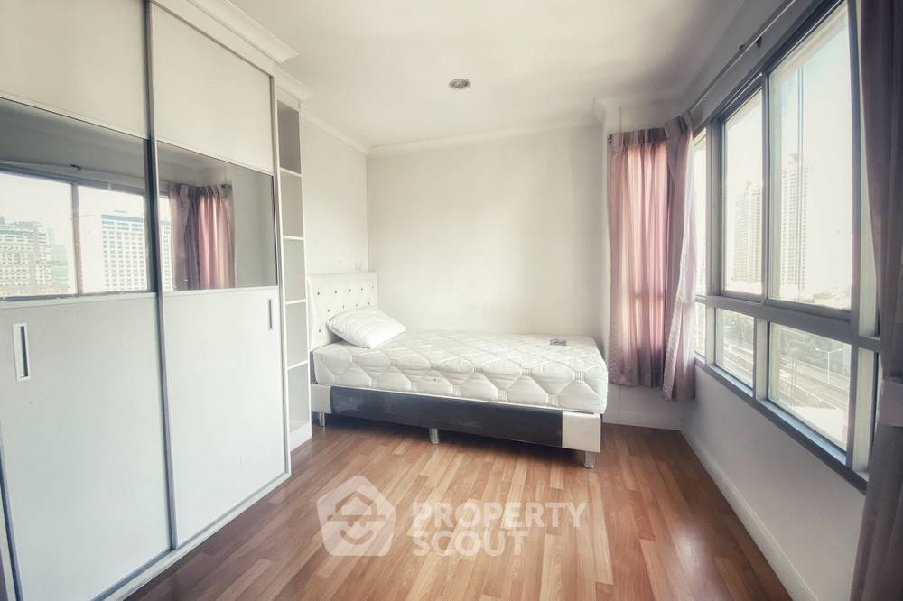 picture 2-BR Condo at Lumpini Place Rama 9–Ratchada near MRT Phra Ram 9 (ID 301721) - 4/8