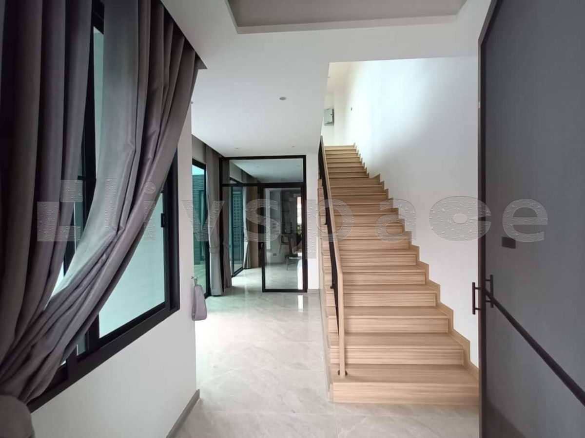 picture ▚ LA131ツ For Rent – 3-Storey Single House, Sukhumvit 71 –  4 Bedrooms Special Price ⭐ - 7/9