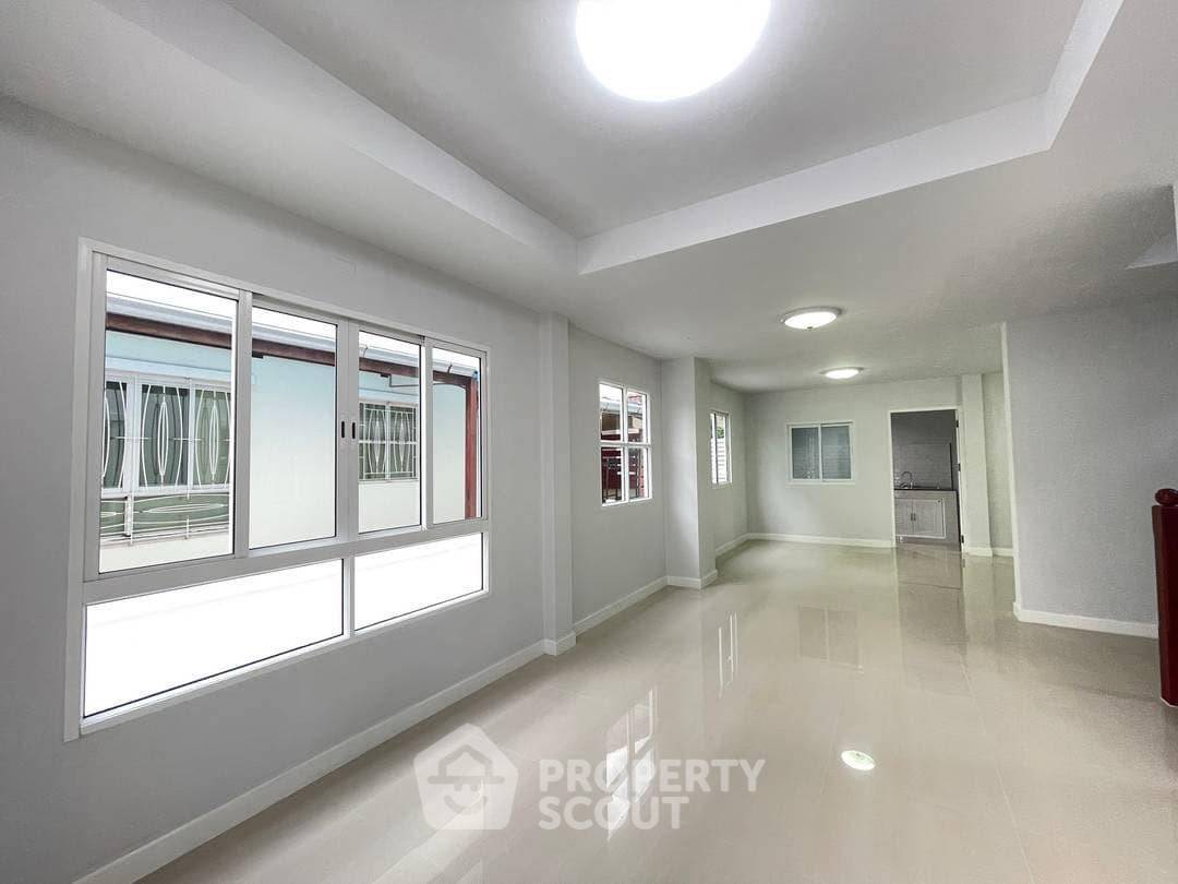 รูป บ้าน 3-ห้องนอน ใน ประเวศ (ID 2080320) - รูปที่ 1/7
