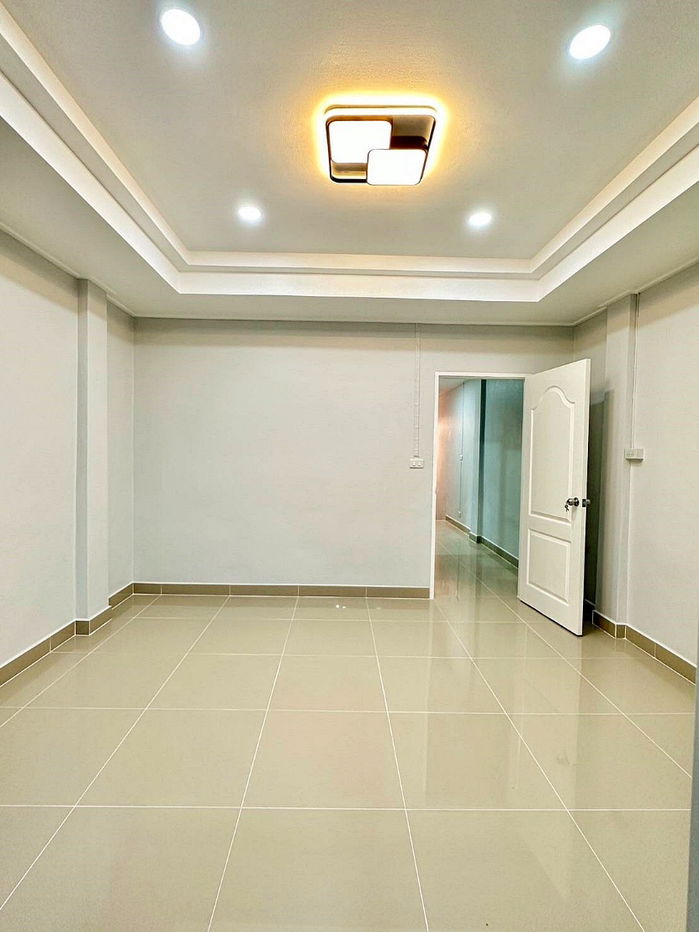 รูป บ้านสวยมาก มีเทอเรซหน้าบ้าน   #หมู่บ้านสวีทโฮม ปาร์ค  ทาวน์เฮ้าส์ 3 ห้องนอน รีโนเวทใหม่  ติดถนนบางกรวย – ไทรน้อย  ใกล้แม็คโคร บางบัวทอง - รูปที่ 23/28