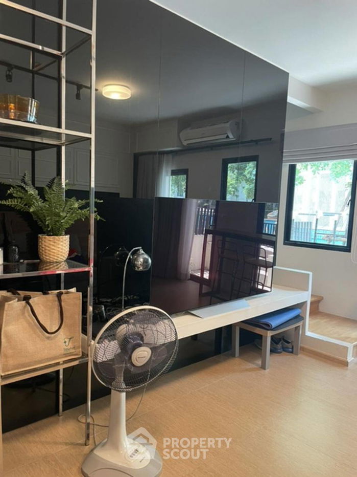 picture 1-BR Condo at Unio Sukhumvit 72 near BTS Bearing (ID 1136858) - 12/15