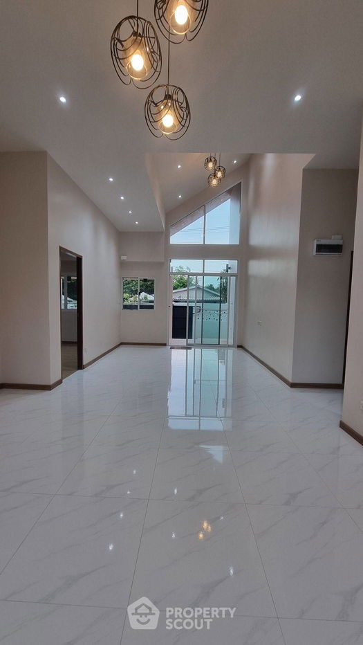 รูป บ้าน 3-ห้องนอน ใกล้ เมืองพัทยา (ID 2160179) - รูปที่ 4/11