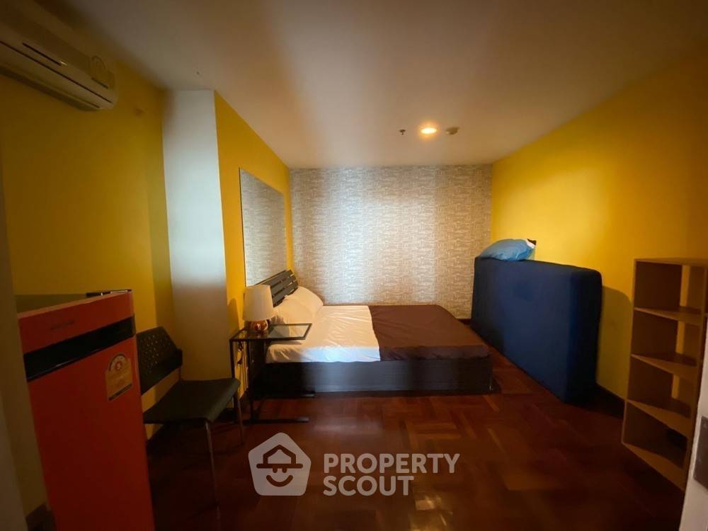 picture 3-BR Condo at Modern Home Tower Condominium near MRT Wat Mangkon (ID 387028) - 14/16