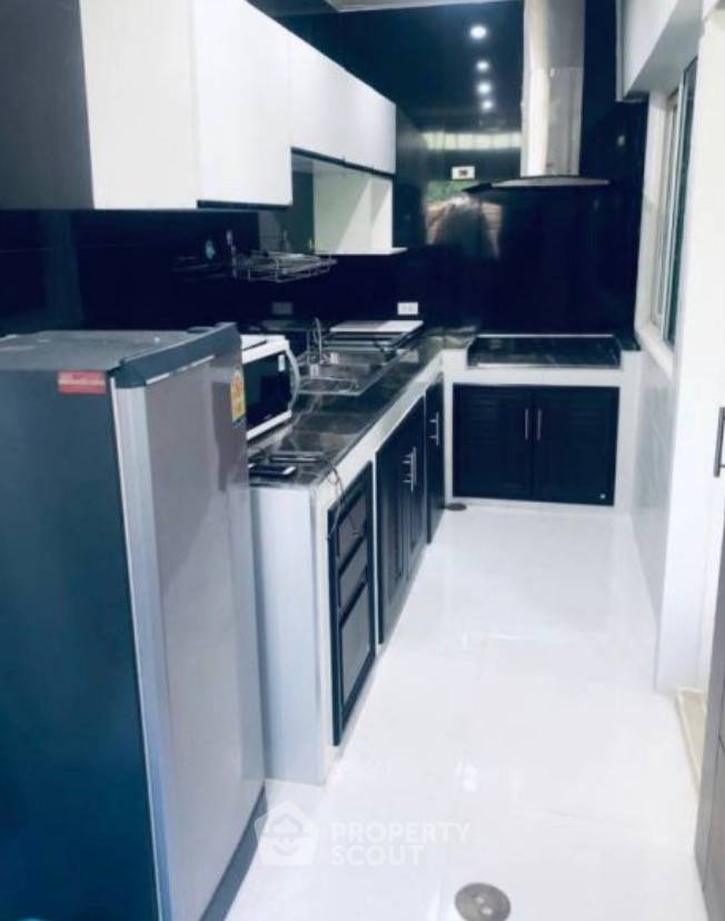 picture 4-BR Townhouse at Gusto Grand Ramkhamhaeng in Saphan Sung (ID 2150389) - 4/6