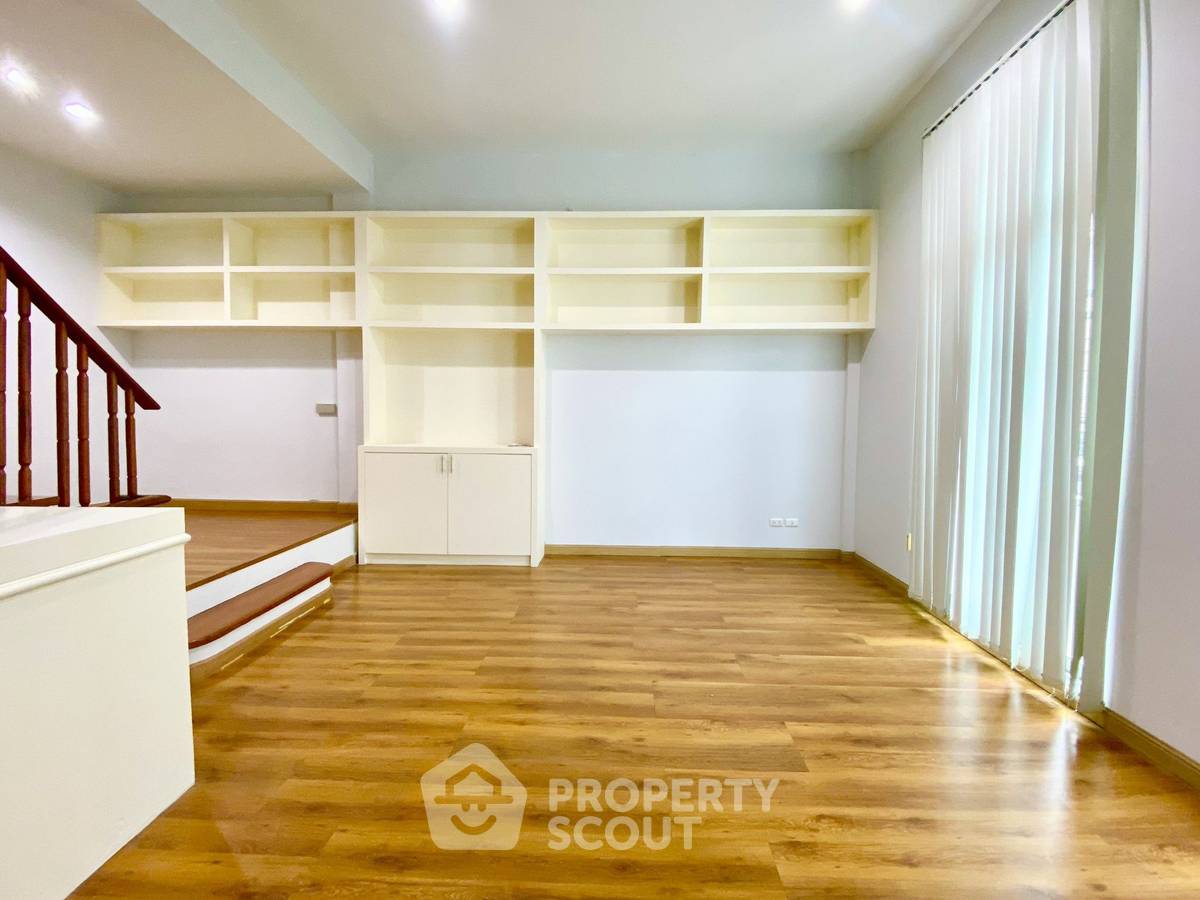 รูป ทาวน์เฮาท์ 3-ห้องนอน ที่ บ้านกลางเมือง มอนติ-คาร์โล ใน ลาดยาว (ID 2294599) - รูปที่ 23/38