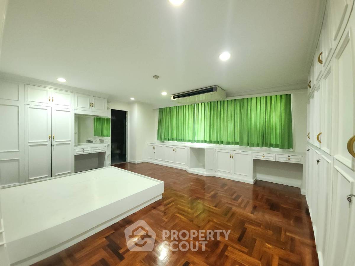 picture 3-BR Condo at Empire House Condominium near BTS Ekkamai (ID 2060835) - 14/23