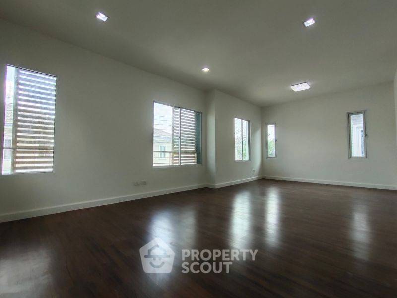 picture 3-BR Townhouse at Pruksa Ville 28 Wongwaen - Rattanathibet near MRT Talad Bang Yai (ID 2150282) - 8/9