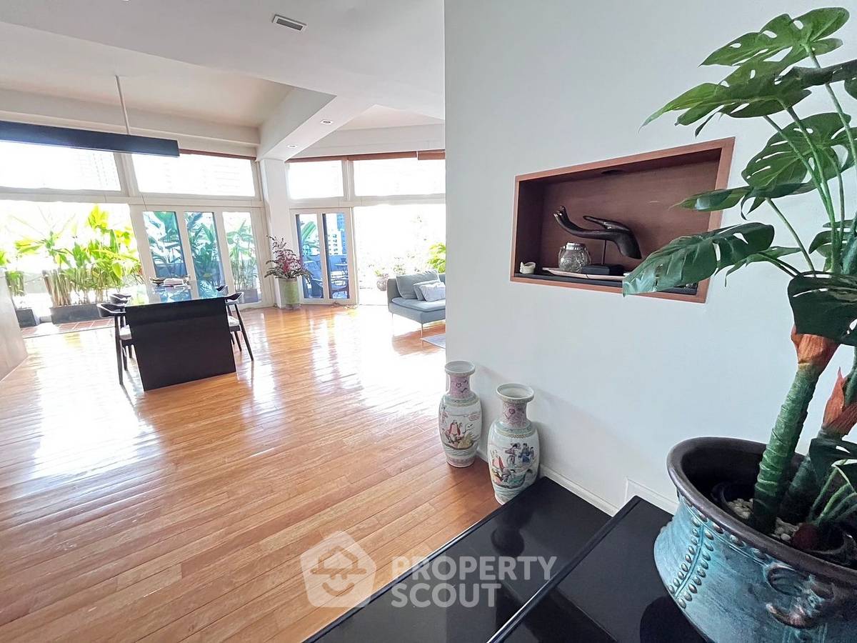 picture 2-BR Condo at Sukhumvit House Condominium near MRT Sukhumvit (ID 1065647) - 10/11