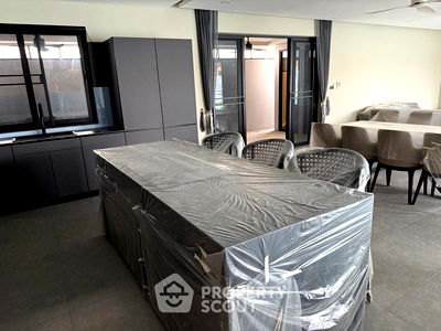Houses for sale Hua Hin Bus Station : 3-BR Villa in Nong Kae (ID 2107138)